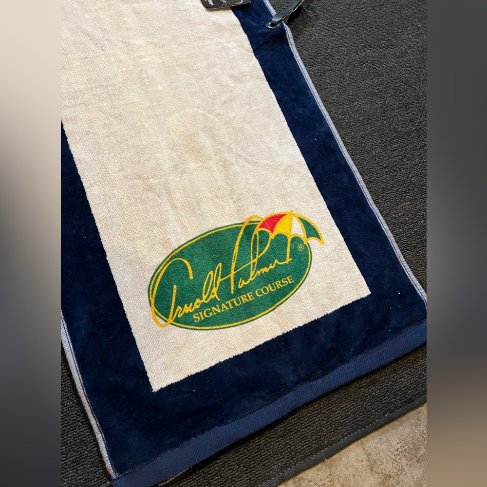Arnold Palmer Golf Towel - Picture 2 of 4